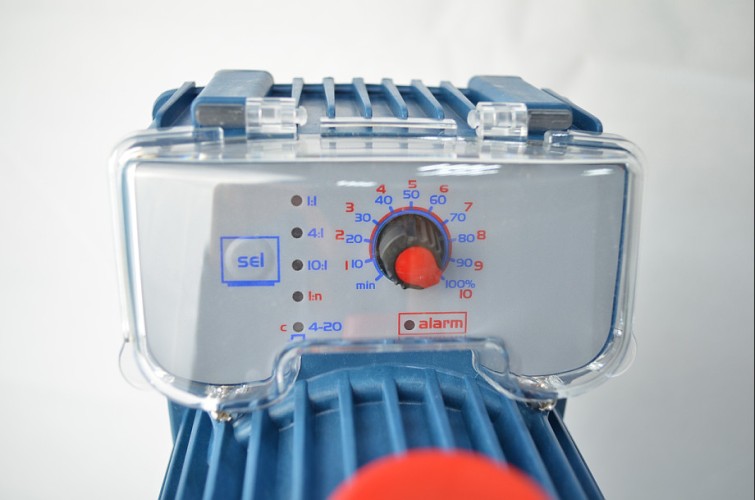 Мембранный дозирующий насос Seko Tekna Evo APG 803 панель управления