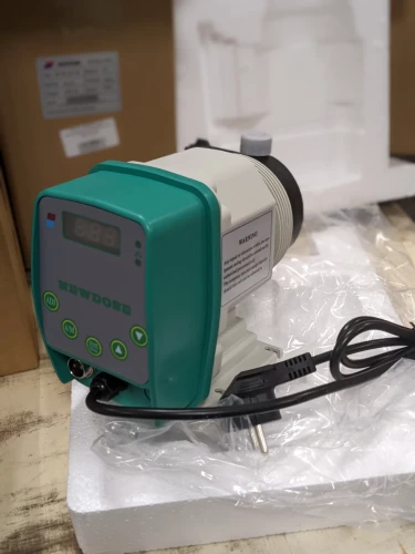 Newdose dp 06 05 lm мембранный дозирующий насос, 5 л/ч, 140 впрысков
