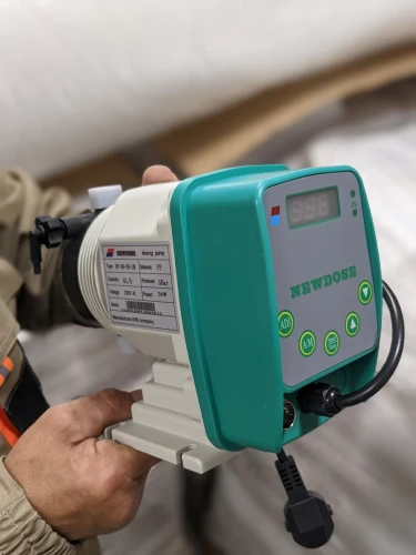 Newdose dp 06 05 lm мембранный дозирующий насос, 5 л/ч, 140 впрысков